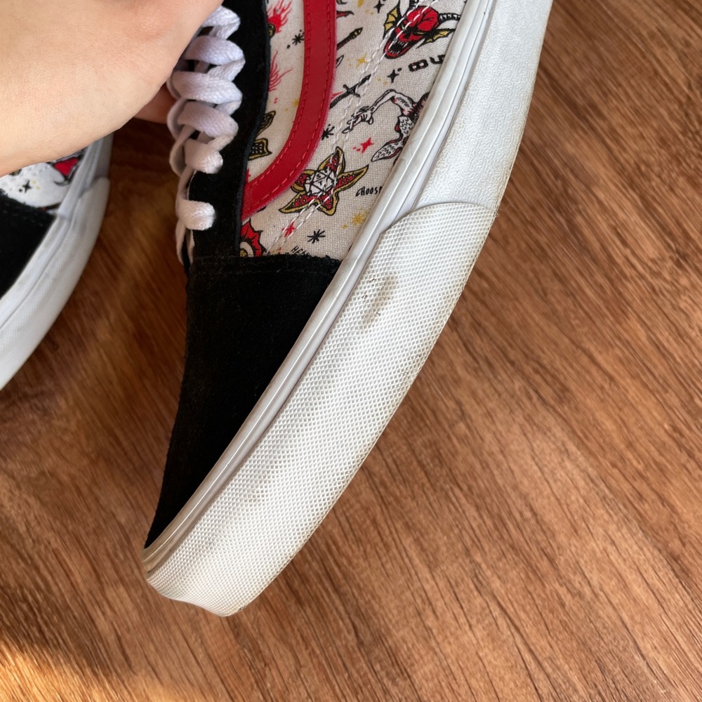 Stranger Things Mens Vans Sneakers Skate Shoes Size 13 Printed Graphic Rare - Picture 6 of 9